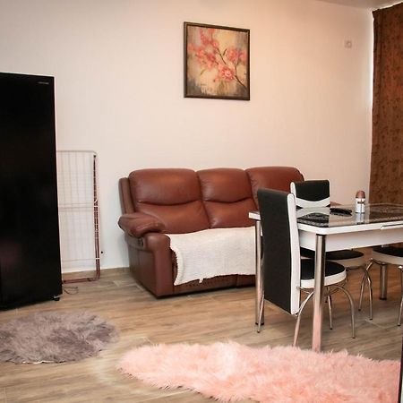 Apartament Capitala Militari Roşu Exterior foto
